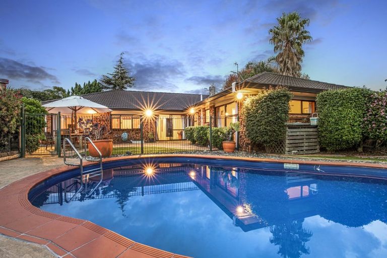 Photo of property in 3 Carlinka Place, Conifer Grove, Takanini, 2112