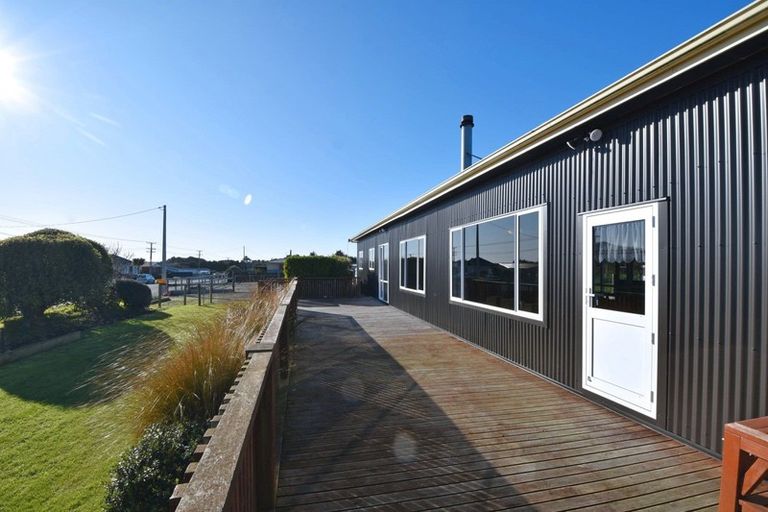 Photo of property in 111 Avon Road, Clifton, Invercargill, 9812