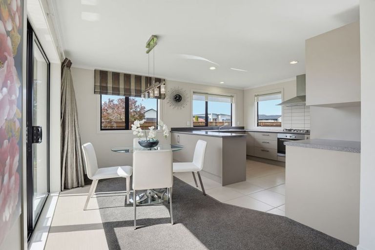 Photo of property in 2 Pegasus Place, Kelvin Grove, Palmerston North, 4414