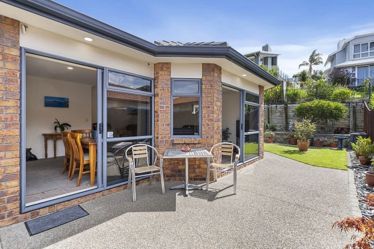 Photo of property in 44 Chesterfield Way, Orewa, 0931