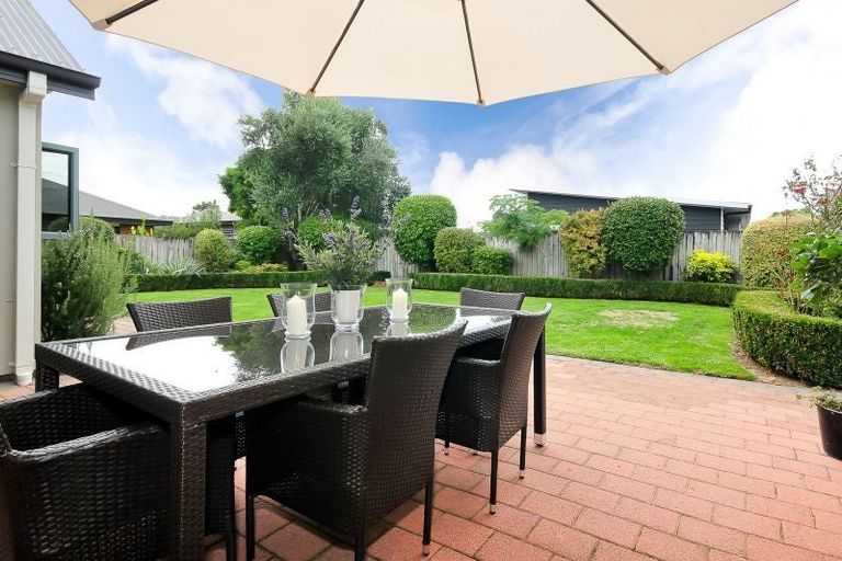 Photo of property in 46 Cairns Crescent, Rototuna, Hamilton, 3210