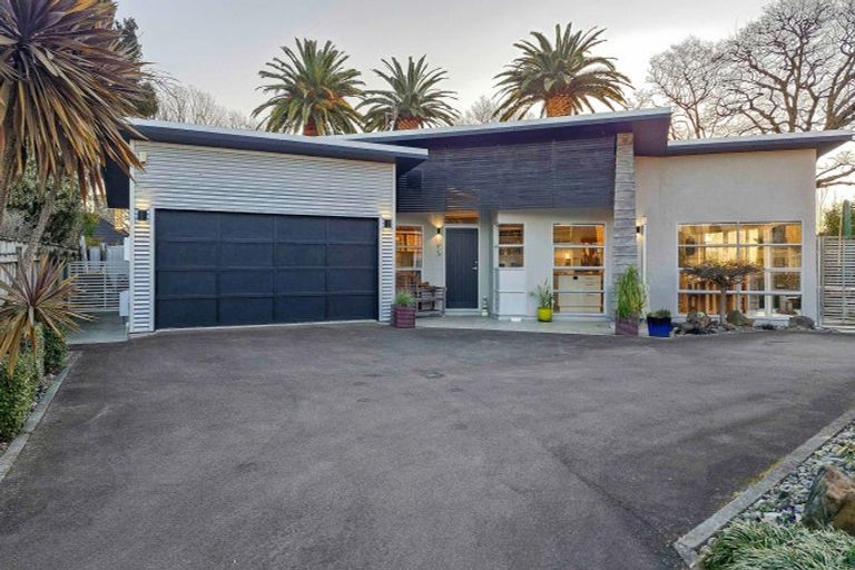 Photo of property in 6 The Oaks, Awapuni, Palmerston North, 4412