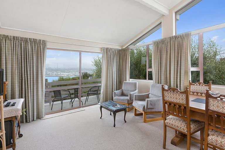 Photo of property in 20 Glendevon Place, Vauxhall, Dunedin, 9013