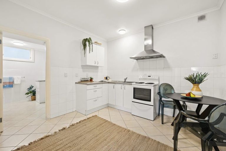 Photo of property in 13 Dorking Road, Brooklyn, Wellington, 6021