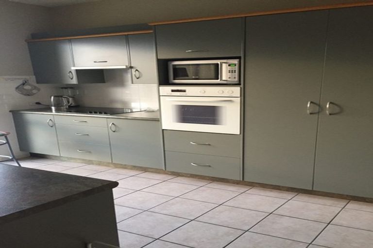 Photo of property in 7 Gillett Place, Botany Downs, Auckland, 2014