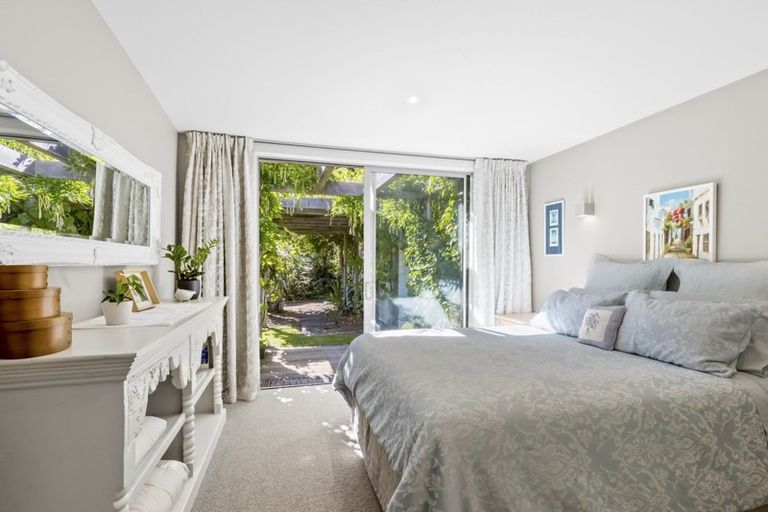 Photo of property in 32 Amber Close, Arthurs Point, Queenstown, 9371