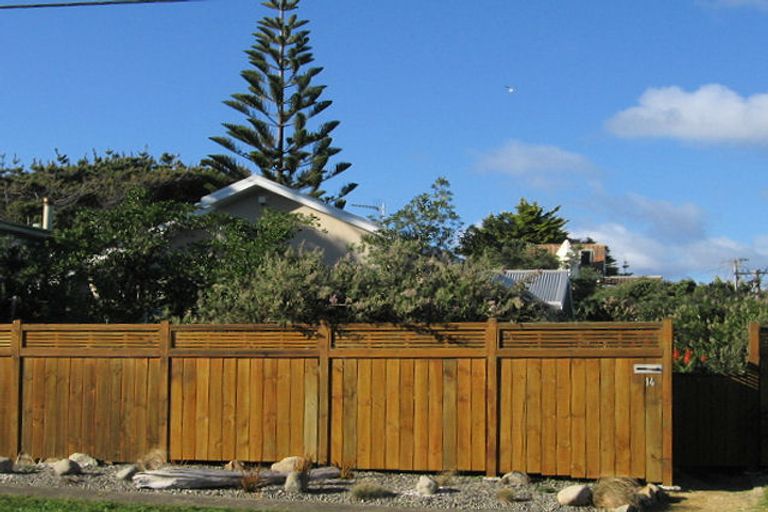 Photo of property in 14 Tutere Street, Waikanae Beach, Waikanae, 5036