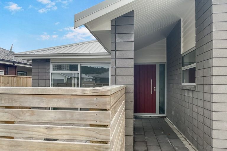 Photo of property in 18 Te Ara O Motutawa, Avalon, Lower Hutt, 5011