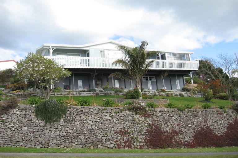 Photo of property in 15 Te Arawa Place, Welcome Bay, Tauranga, 3112