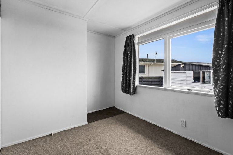 Photo of property in 166 Flaxmere Avenue, Flaxmere, Hastings, 4120