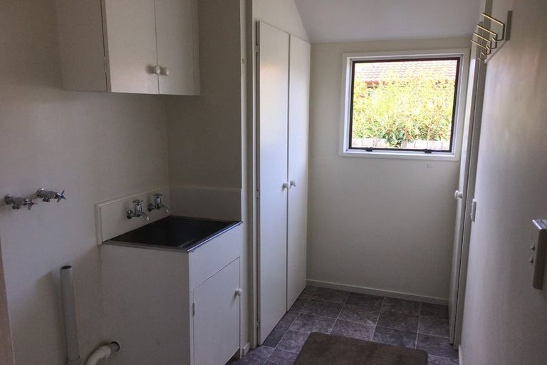 Photo of property in 2/16 Mulberry Place, Redwood, Christchurch, 8051