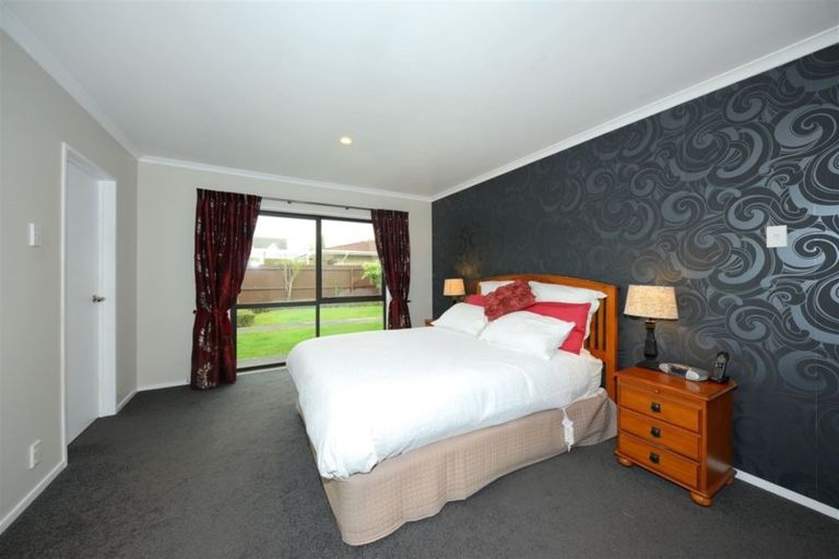 Photo of property in 5 Crosdale Place, Burnside, Christchurch, 8042