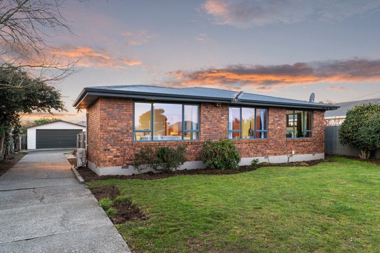 Photo of property in 223 Mairehau Road, Burwood, Christchurch, 8083