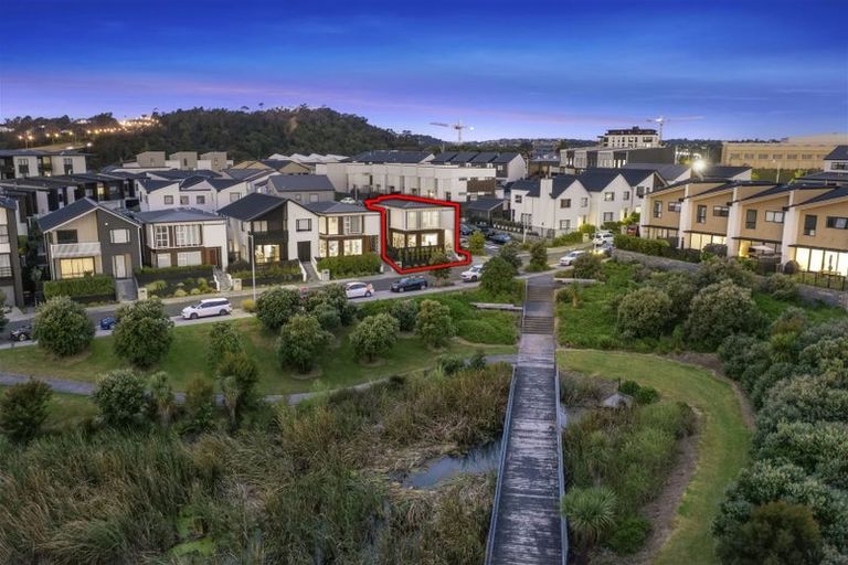 Photo of property in 11 Frances Bryers Road, Hobsonville, Auckland, 0616