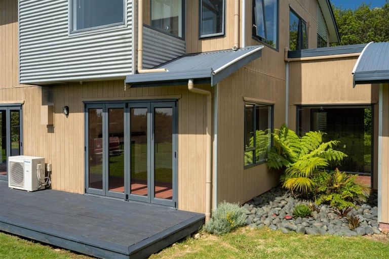 Photo of property in 42 Piwakawaka Rise, Karetu, 0283