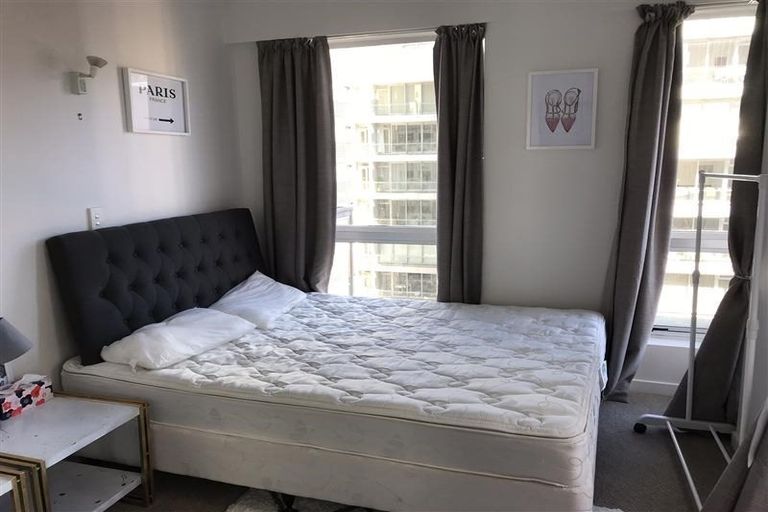 Photo of property in Terrace Heights Apartments, 8c/163 The Terrace, Wellington Central, Wellington, 6011