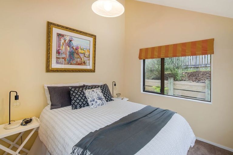 Photo of property in 4 The Marlinspike, Whitby, Porirua, 5024
