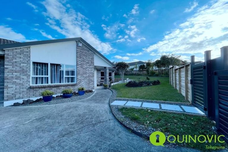 Photo of property in 11 Owl Court, Unsworth Heights, Auckland, 0632