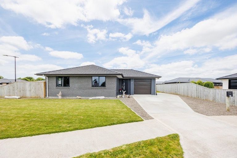 Photo of property in 27 Oldfield Lane, Marton, 4710