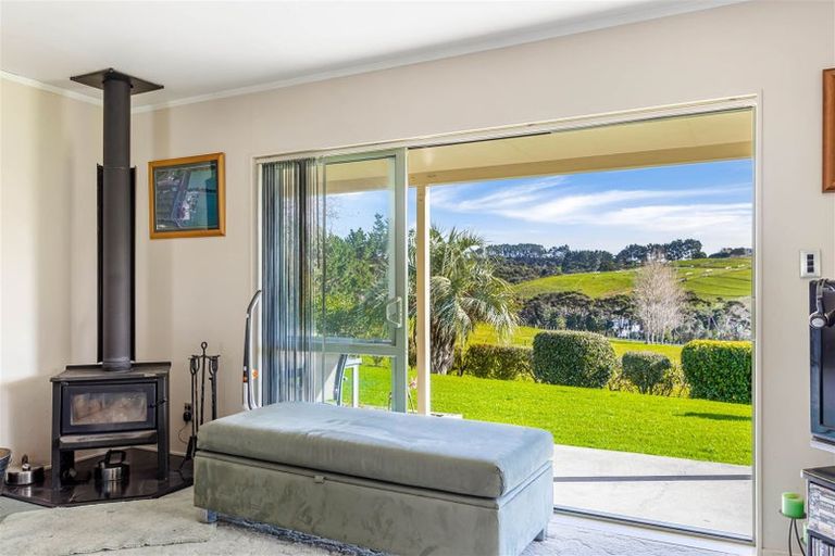 Photo of property in 192 Muriwai Valley Road, Muriwai, Waimauku, 0881
