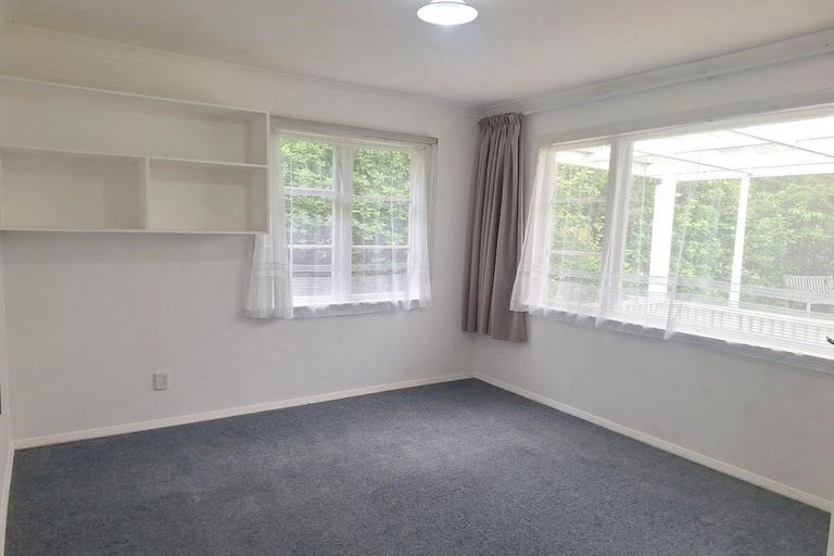 Photo of property in 5 Birch Grove, Pinehaven, Upper Hutt, 5019