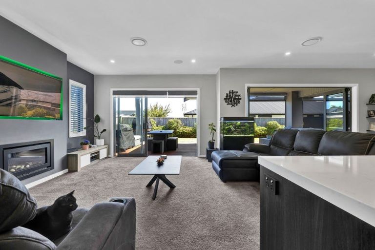 Photo of property in 17 Honeyfield Drive, Whalers Gate, New Plymouth, 4310