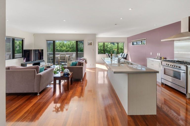 Photo of property in 27a The Parade, Bucklands Beach, Auckland, 2012