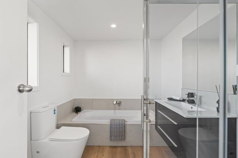 Photo of property in 68 Russley Road, Russley, Christchurch, 8042