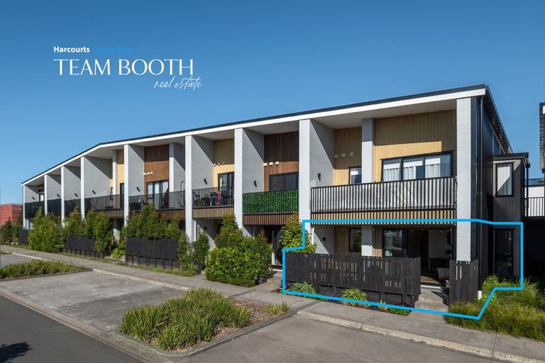 Photo of property in 8/1 Genevieve Lane, Hobsonville, Auckland, 0616