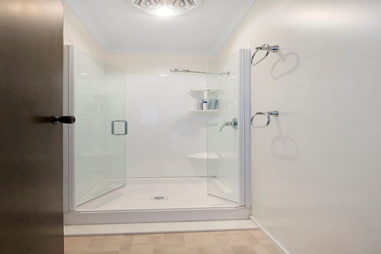 Photo of property in 20 Glendevon Place, Vauxhall, Dunedin, 9013