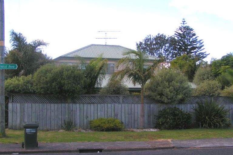 Photo of property in 19 Merriefield Avenue, Forrest Hill, Auckland, 0620