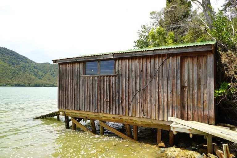 Photo of property in 699 Queen Charlotte Drive, Havelock, Picton, 7281