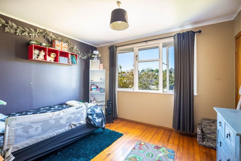 Photo of property in 16 Regent Place, Blagdon, New Plymouth, 4310