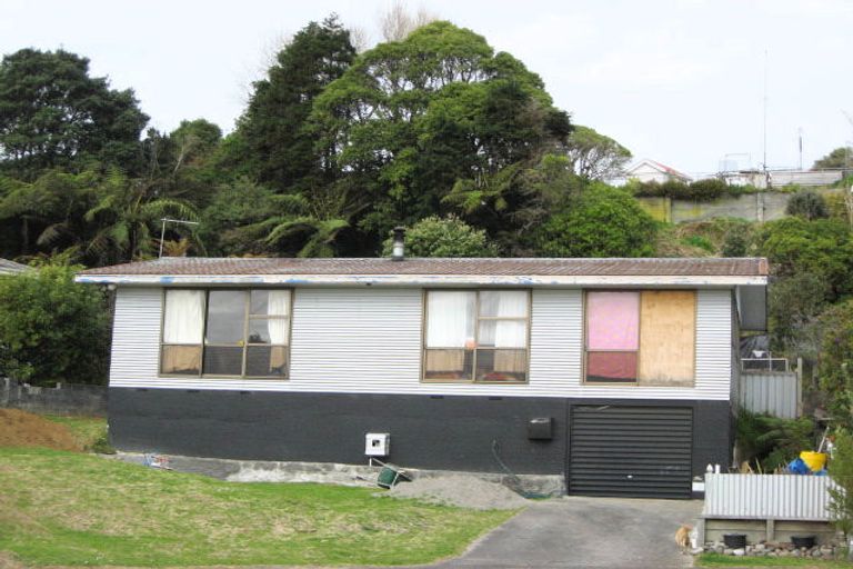 Photo of property in 3 Ward Place, Marfell, New Plymouth, 4310