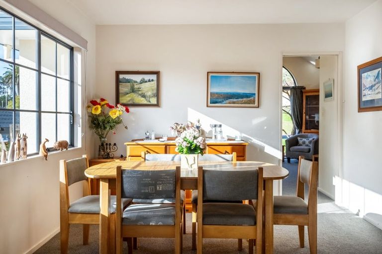 Photo of property in 12 Tyrico Close, Unsworth Heights, Auckland, 0632