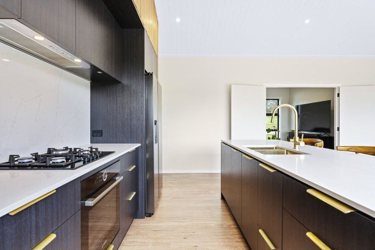 Photo of property in 8 Nga Tui Lane, Acacia Bay, Taupo, 3385