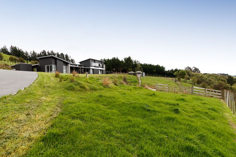 Photo of property in 62 Kereru Drive, Turitea, Palmerston North, 4472