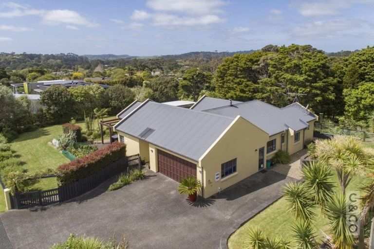 Photo of property in 31 Rosella Grove, Waimauku, 0812