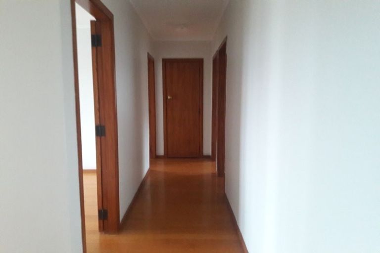 Photo of property in 1/6 Woodall Place, Totara Vale, Auckland, 0627