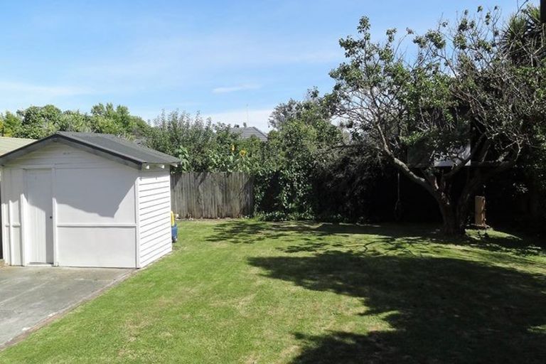 Photo of property in 221 Weston Road, St Albans, Christchurch, 8052