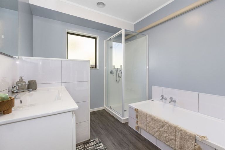 Photo of property in 22 Halladale Road, Papakowhai, Porirua, 5024