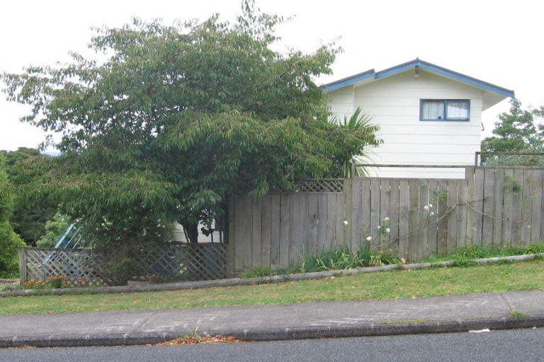 Photo of property in 1/3 Brunton Place, Glenfield, Auckland, 0629