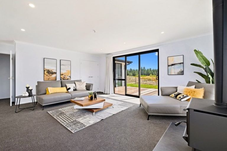 Photo of property in 9 Isthmus Place, Lake Hawea, Wanaka, 9382