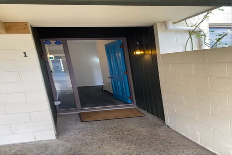 Photo of property in 1/65 Old Karori Road, Karori, Wellington, 6012