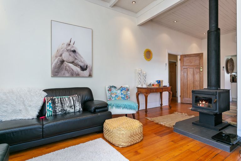 Photo of property in 2 Cook Street, Leamington, Cambridge, 3432