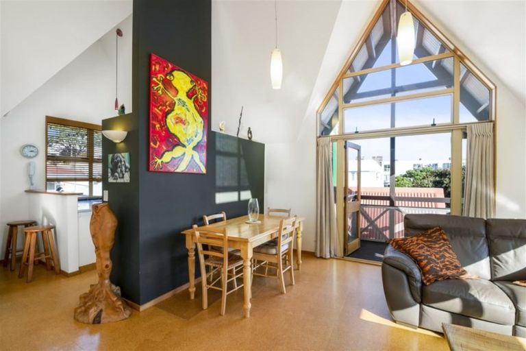 Photo of property in 83c Majoribanks Street, Mount Victoria, Wellington, 6011