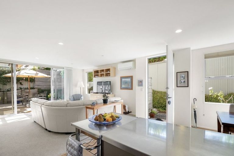 Photo of property in Habitat Apartments, 10/31 Byron Avenue, Takapuna, Auckland, 0622