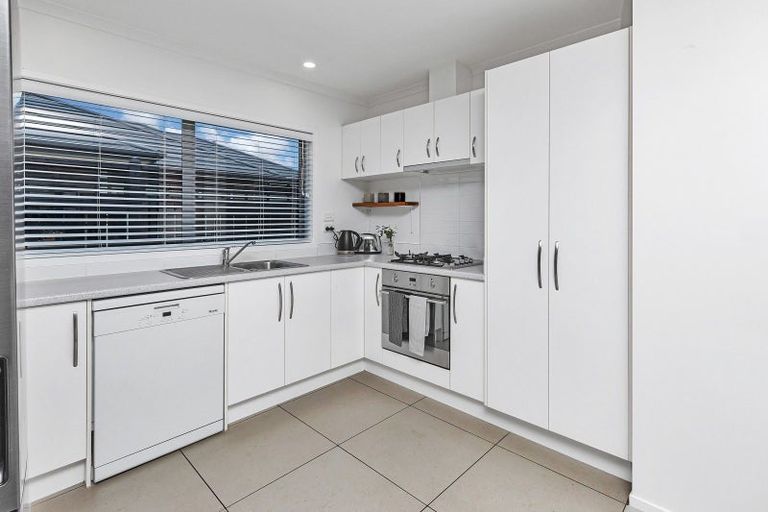 Photo of property in 21 Mariners Haven, One Tree Point, 0118