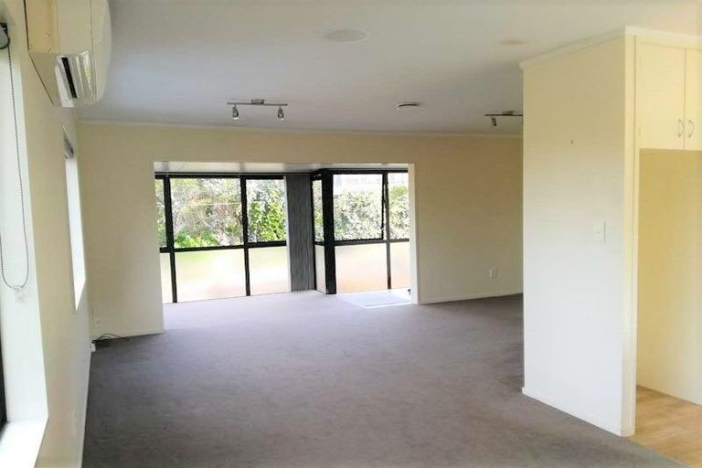 Photo of property in 2/51 Park Road, Glenfield, Auckland, 0629