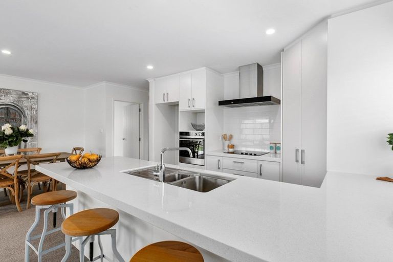 Photo of property in 10 Awatira Drive, Papamoa Beach, Papamoa, 3118